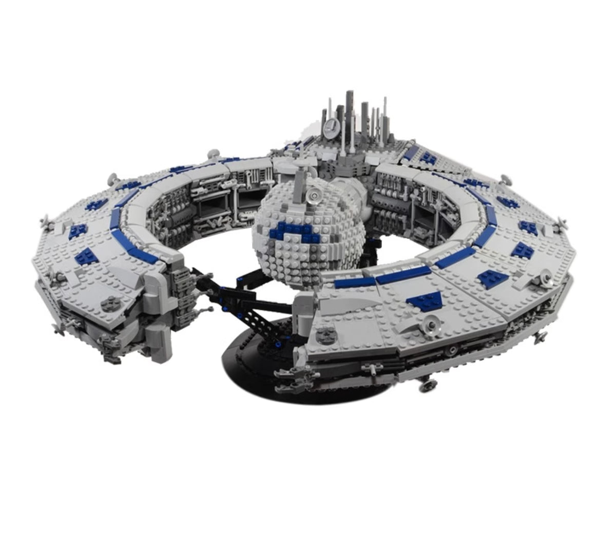 OOM-85's Lucrehulk-class Core Ship