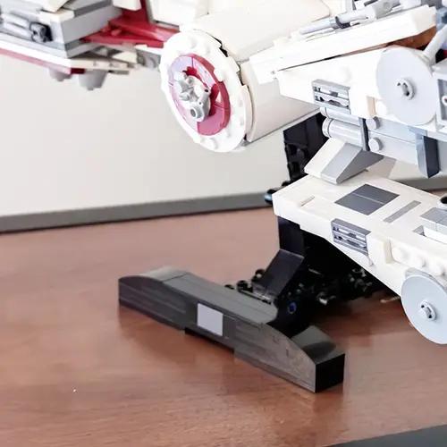 MOC-37351 Tantive IV Stand
