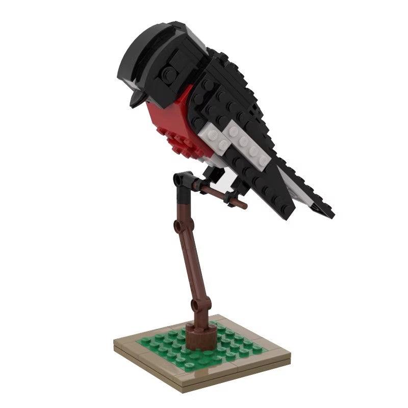 MOC-74117 Scarlet Robin